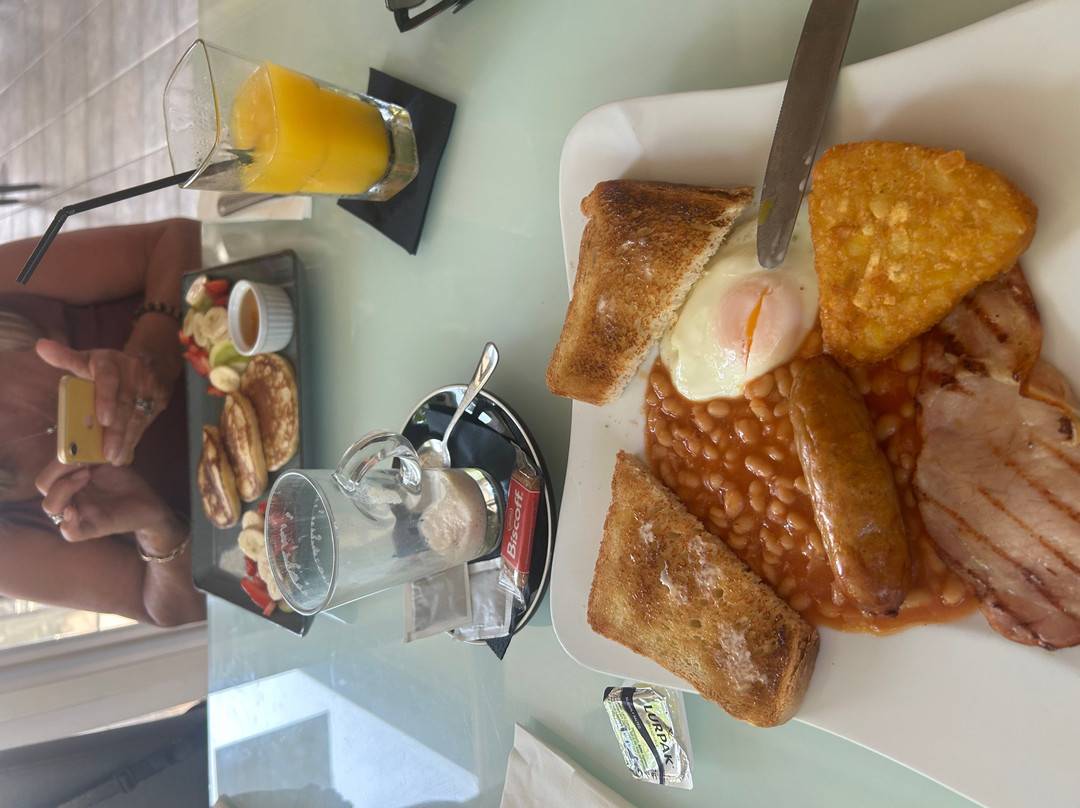 Mambo's Bar And Restaurant