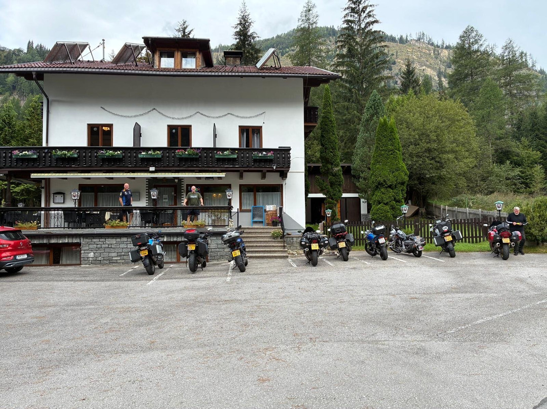 Tattoo Pension Mit Restaurant Und Tattoo-Studio