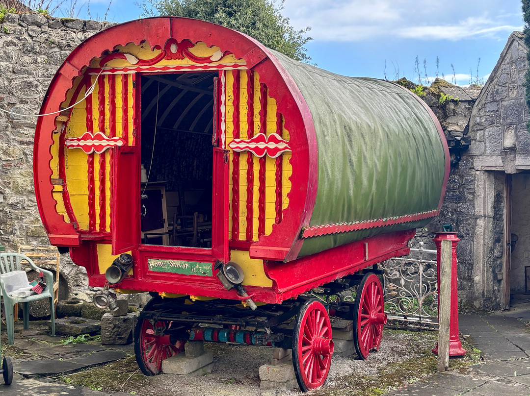 Cashel Folk Village-卡舍尔必去景点