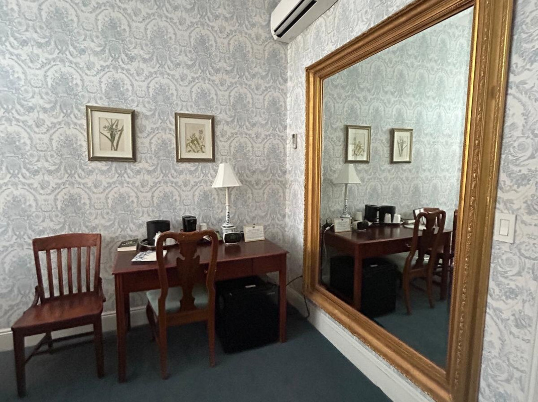 新普斯伯里1820酒店主图