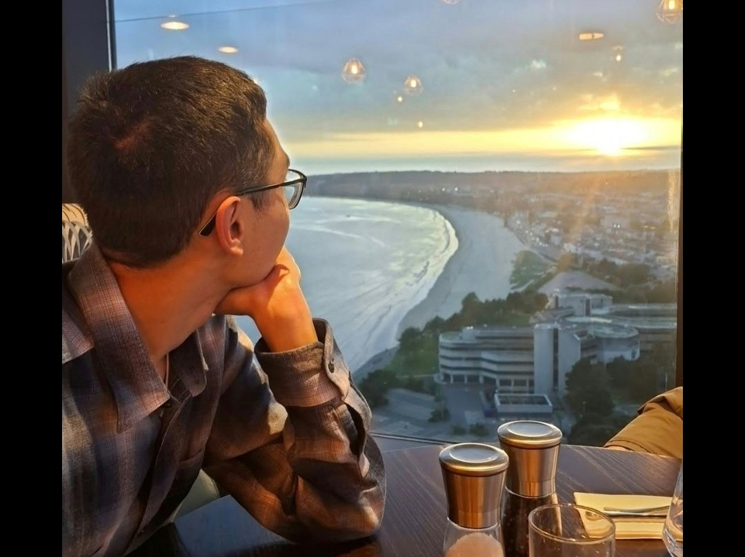Altitude28 Restaurant & Sky Bar