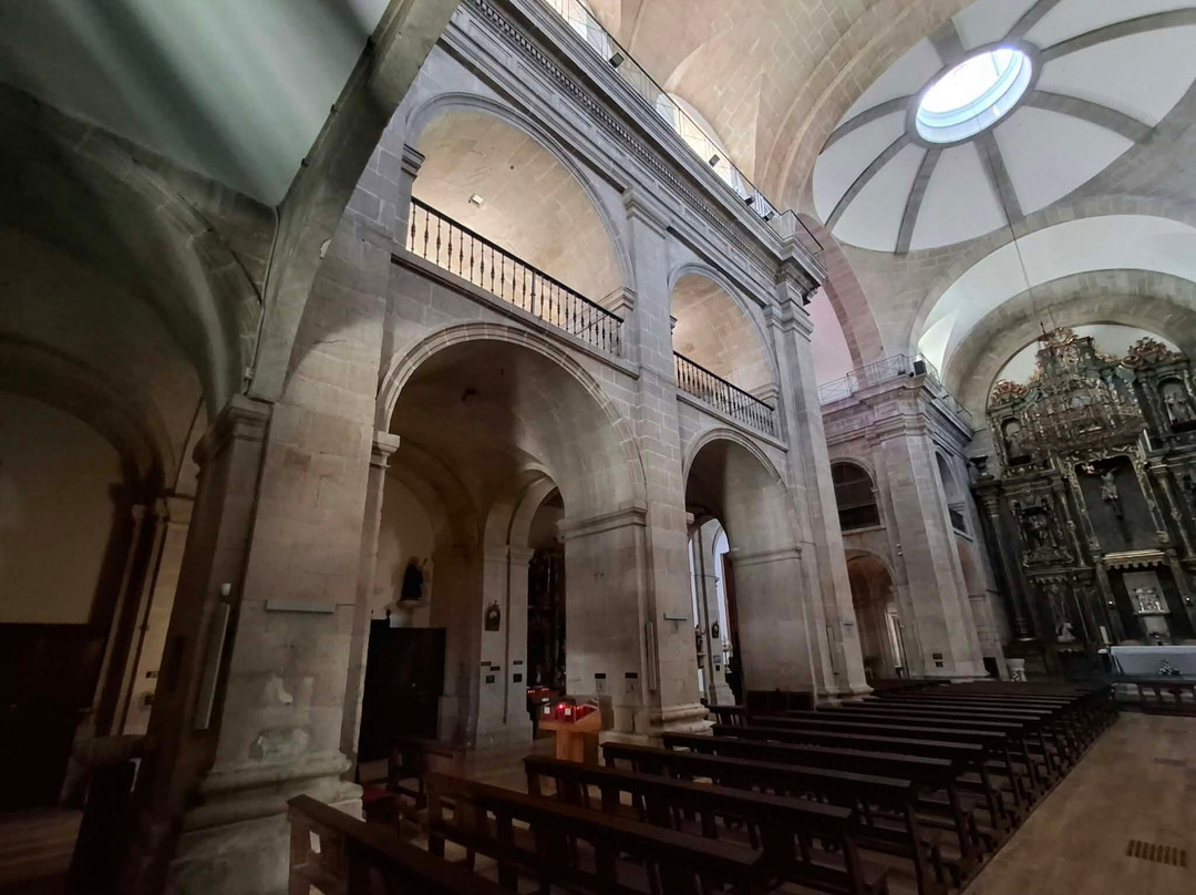 Iglesia de Santa Eufemia-奥伦塞省必去景点