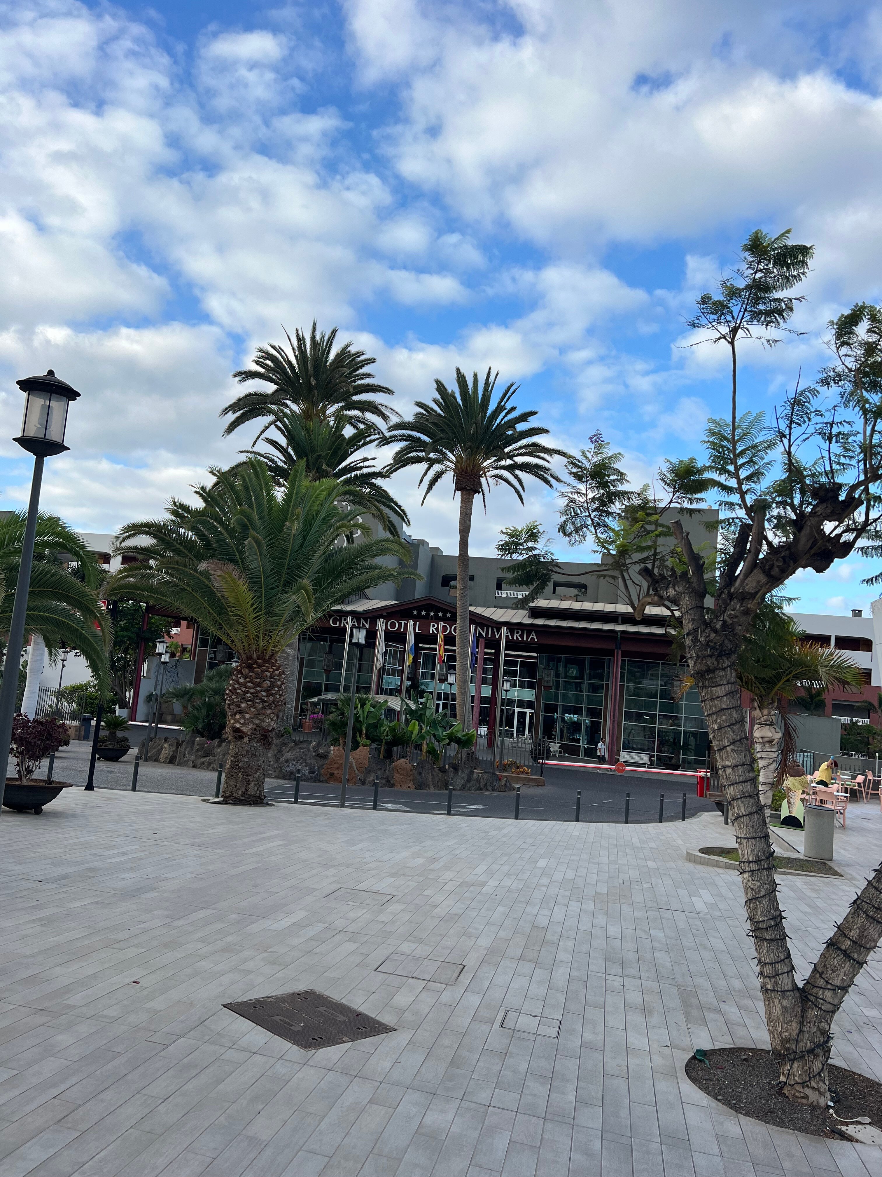 罗卡尼瓦利亚阿德里安酒店-旅行者
