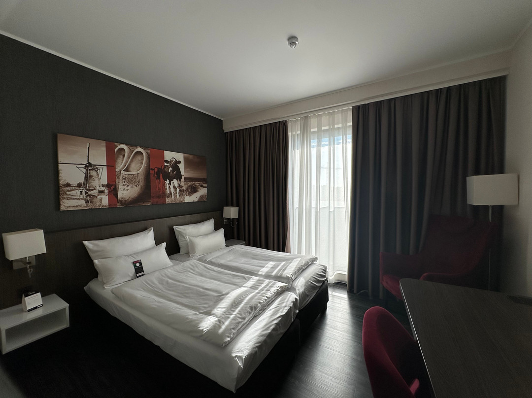 PLAZA Premium Grand Winston主图