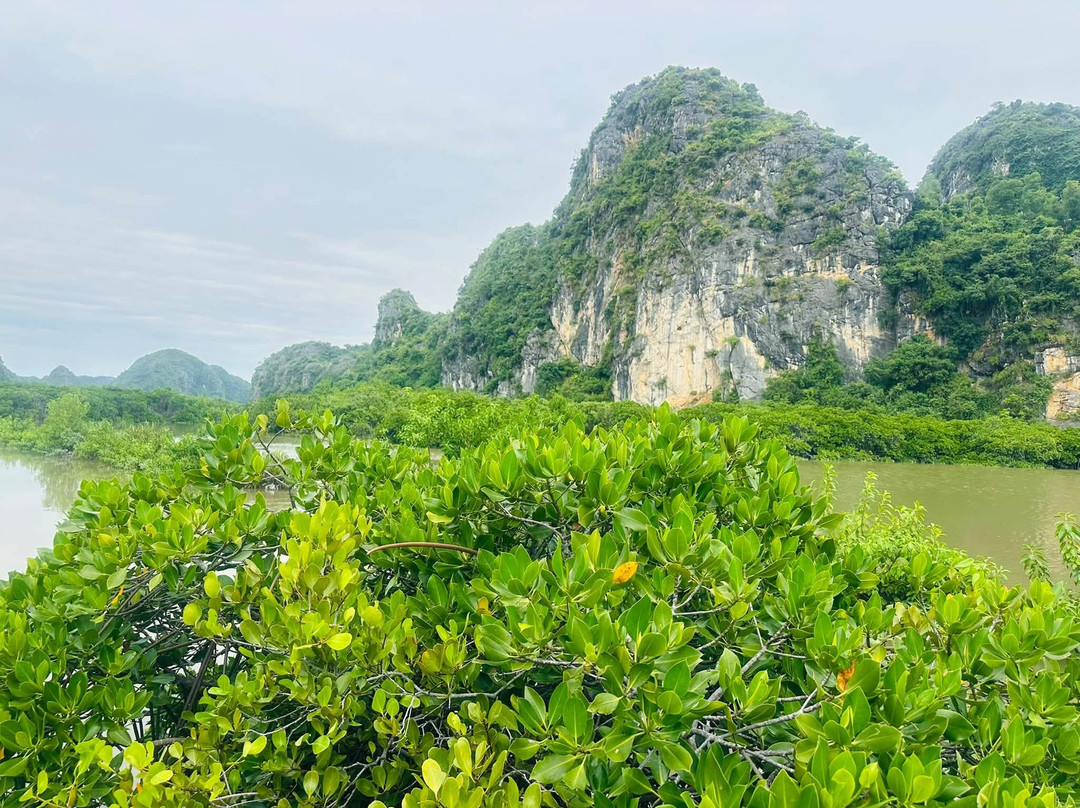 Thien Long Cave