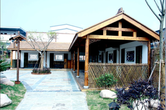 颐家露天温泉度假村主图