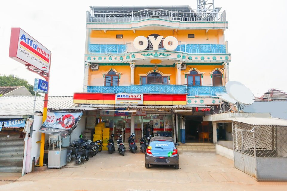 OYO 1880 Ambassador Homestay