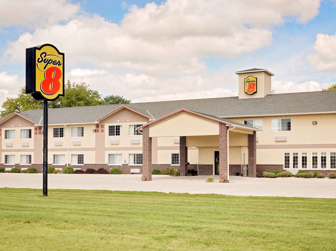 Super 8 by Wyndham Emmetsburg