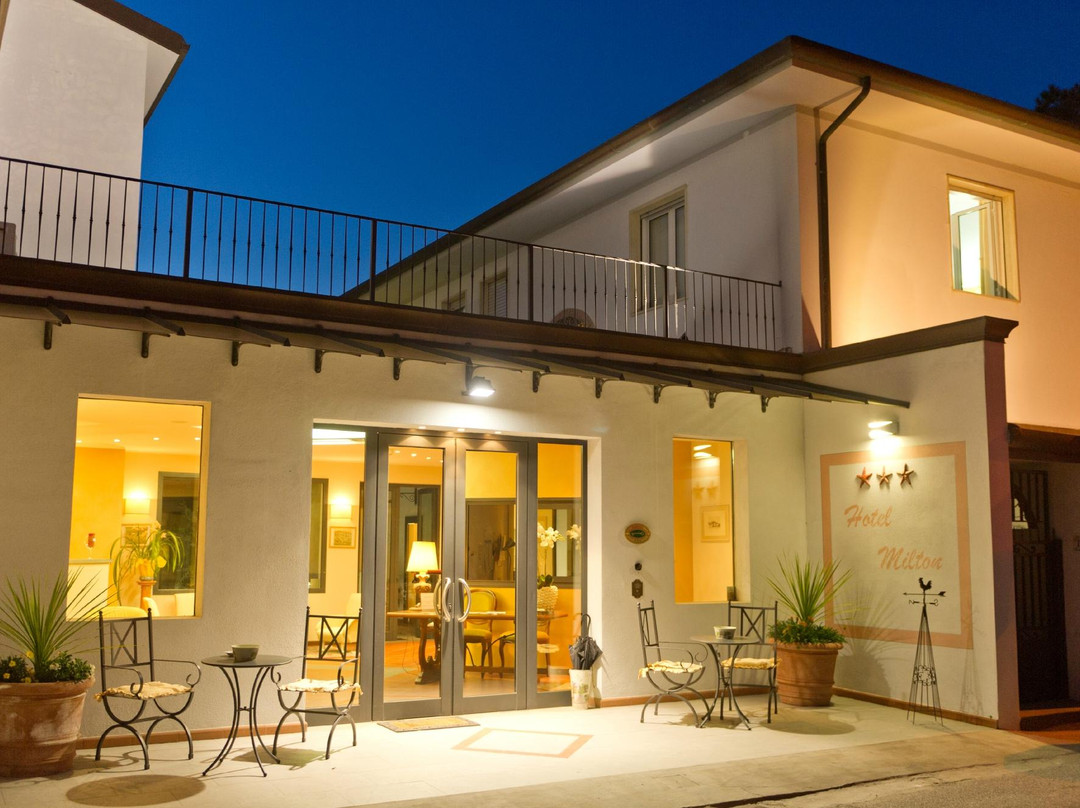 Hotel Milton