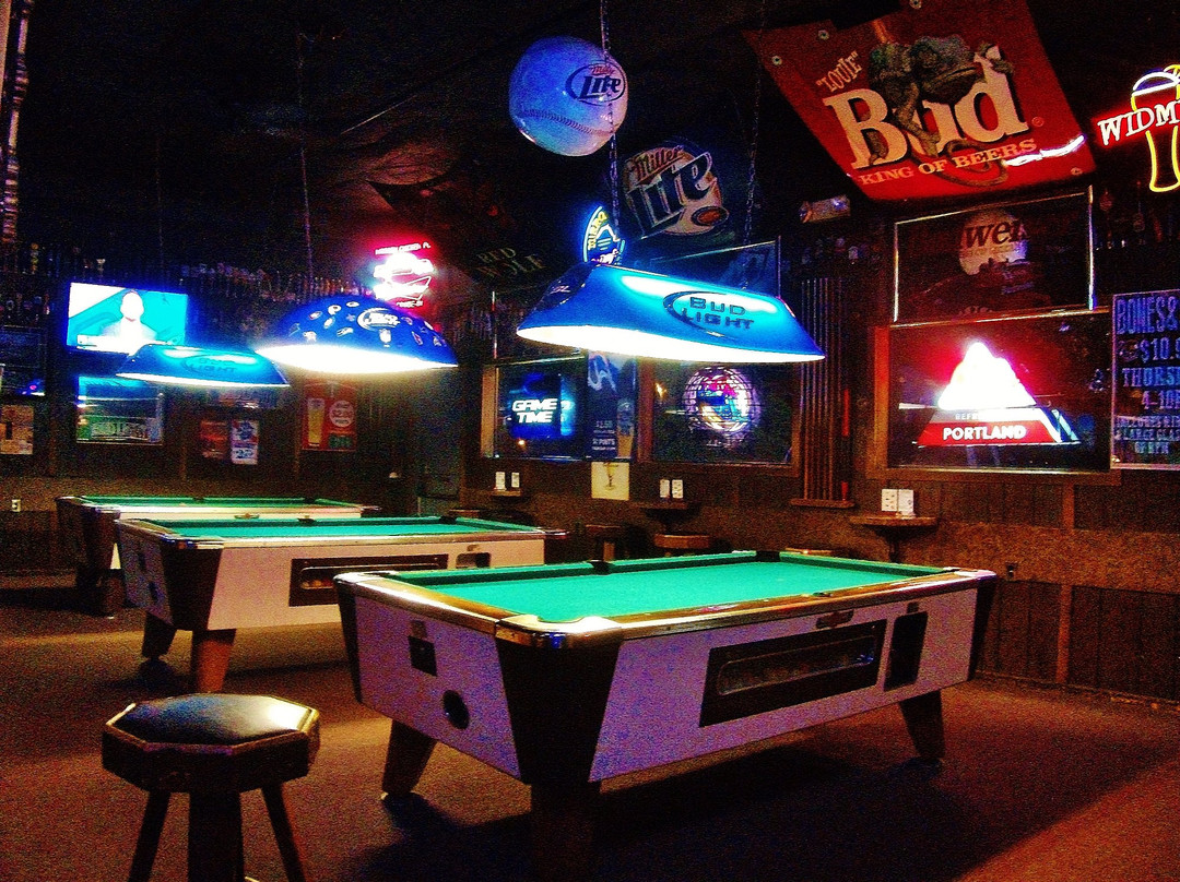 Maywood Park旅游景点-Wooden Chicken Pub