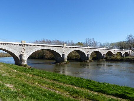 Pont Eugénie Desjobert De Saubusse景点图片