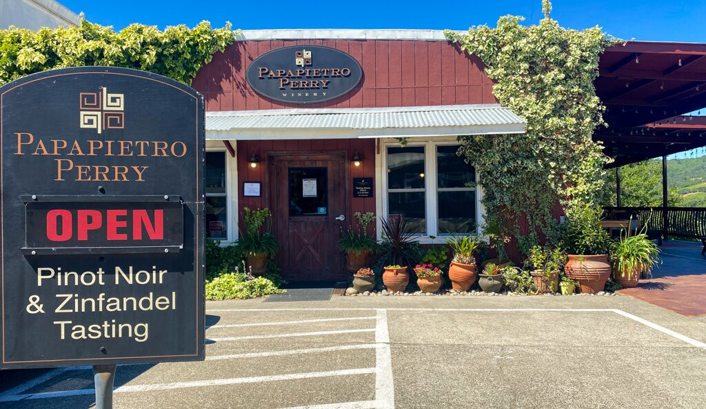 Papapietro Perry Winery景点图片