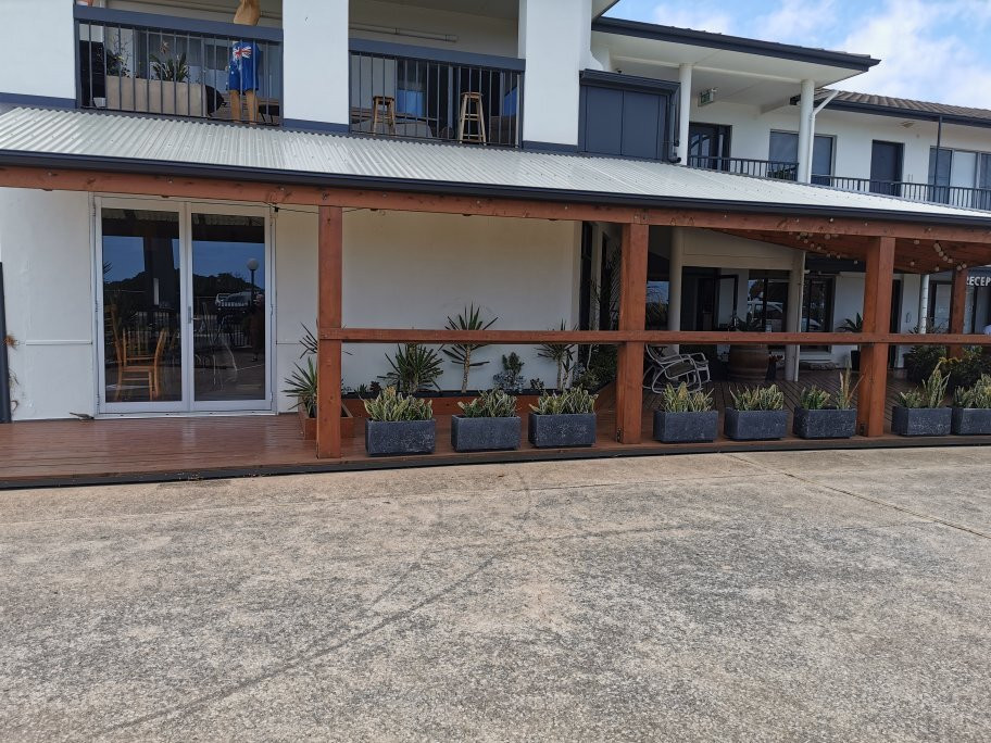 Coast Motel and Apartments主图