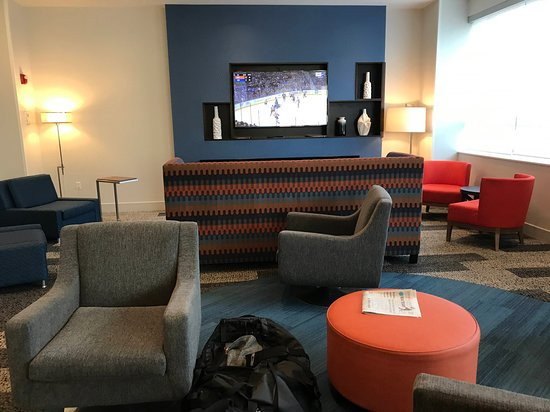 Holiday Inn Express & Suites Louisville Downtown By IHG主图