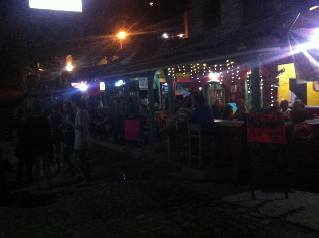 Aaleyah's Nachos & Wings