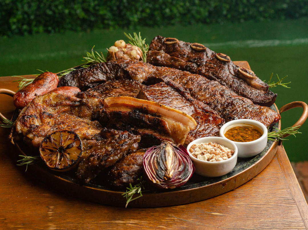 弗洛里亚诺波利斯餐馆和美食-Los Troncos Parrilla Uruguaya