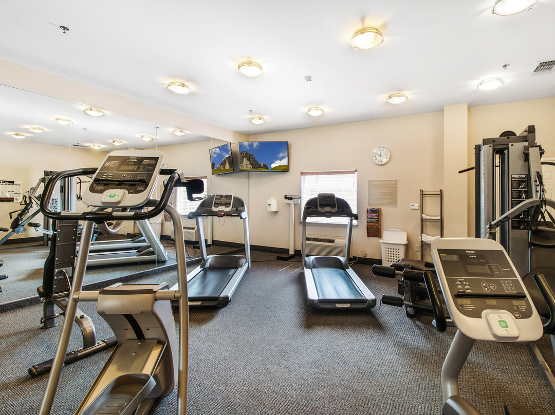 朗维尤烛木套房酒店主图