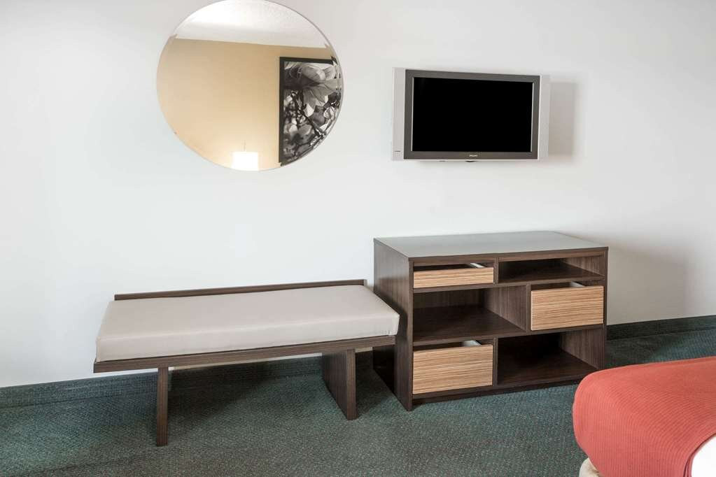 Super 8 by Wyndham Adel主图