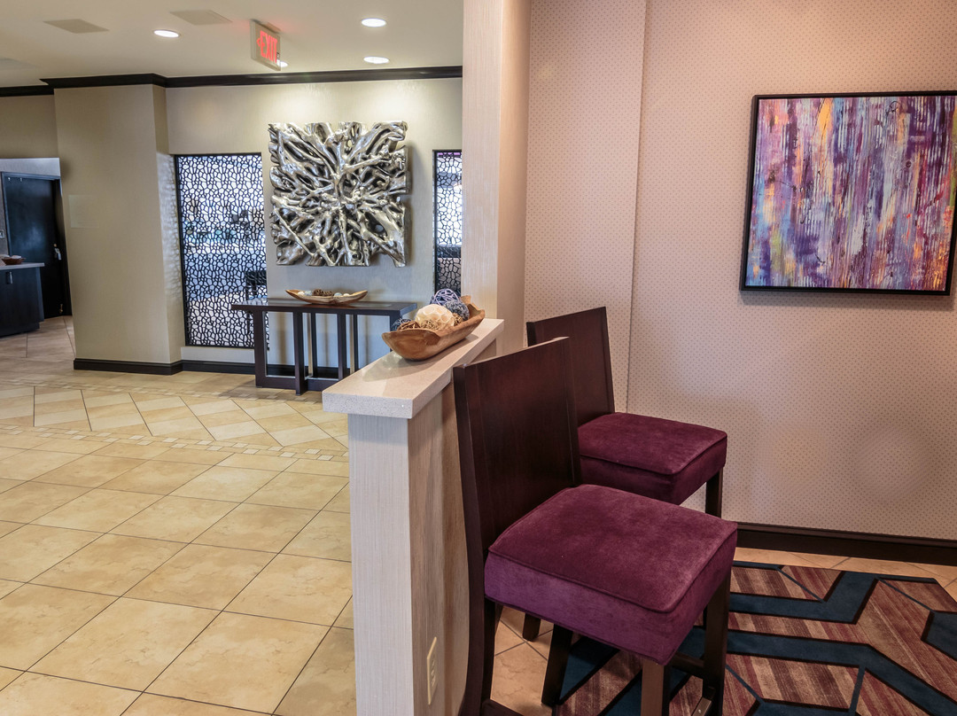 Holiday Inn Express & Suites Farmington By IHG主图