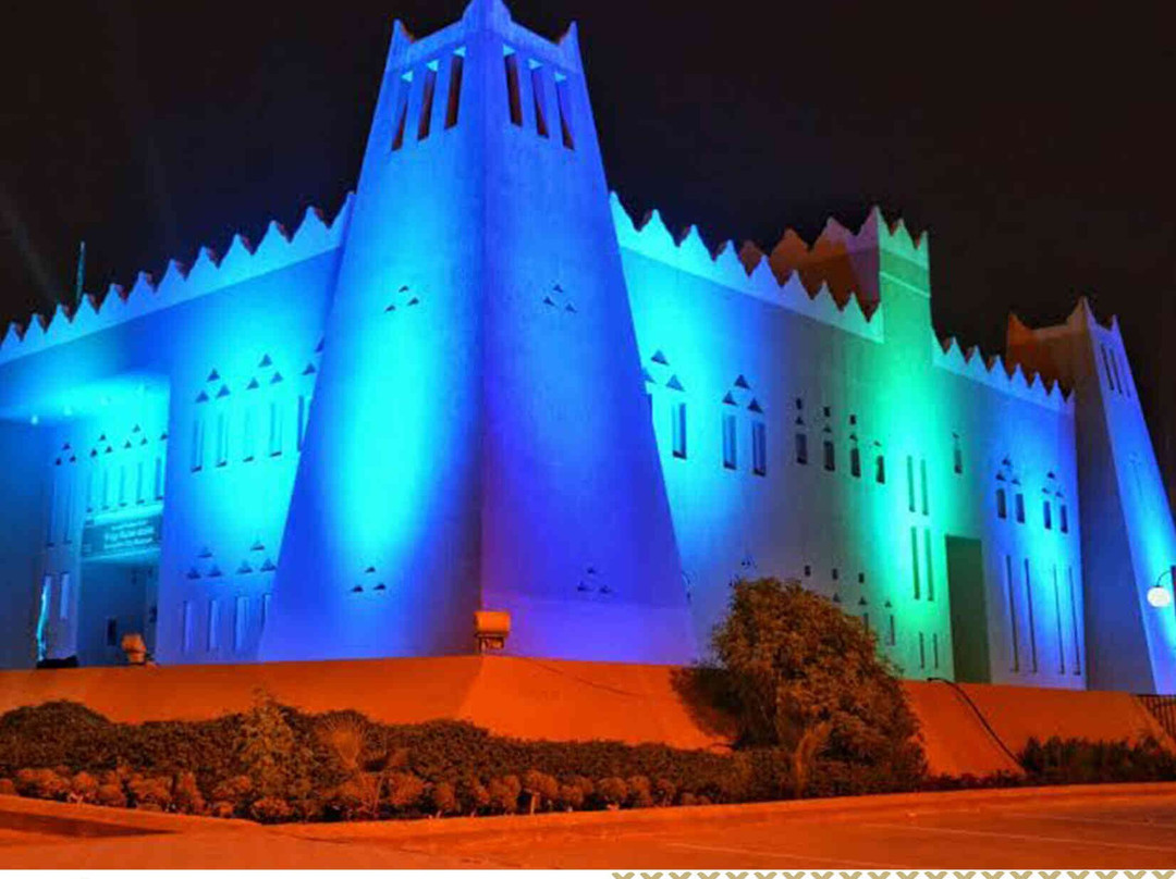 金色郁金香酒店主图