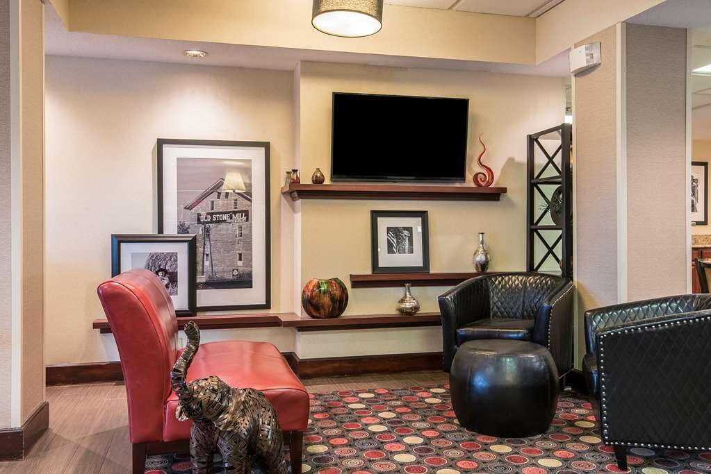 丹维尔希尔顿恒庭酒店主图