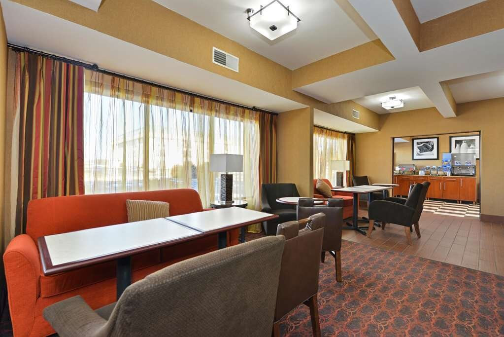 Hampton Inn Collinsville主图