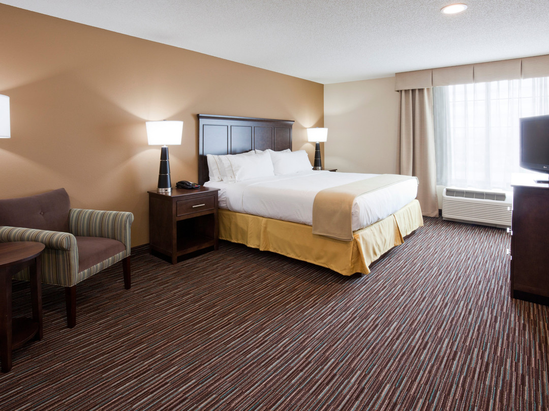Holiday Inn Express & Suites Willmar By IHG主图