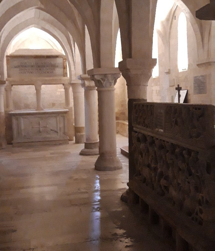 Cattedrale San Leopardo-奥西莫必去景点