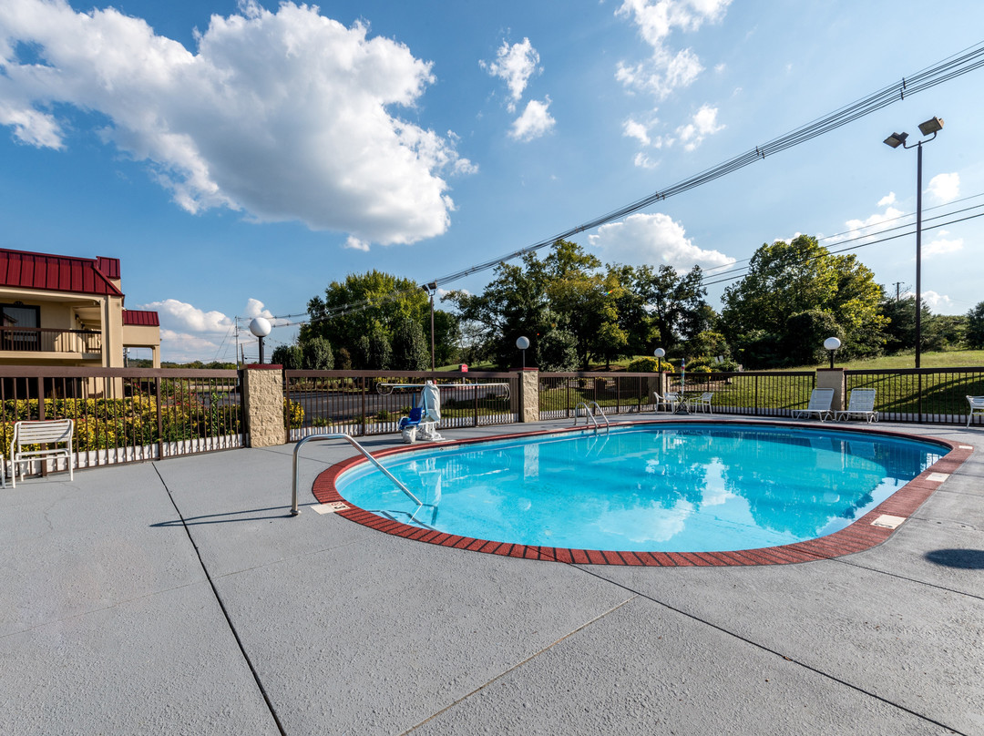 Red Roof Inn & Suites Clinton主图