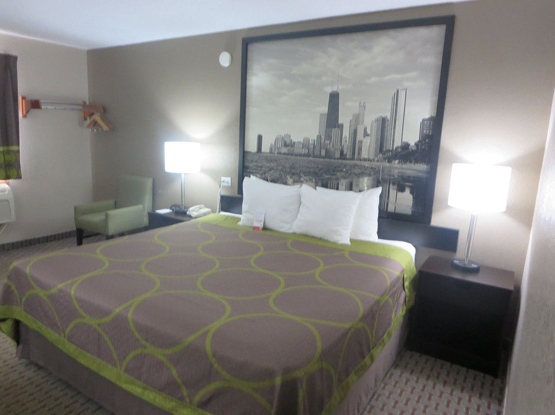 Super 8 by Wyndham Mundelein / Libertyville Area主图
