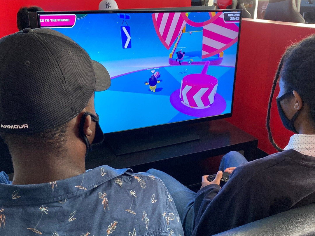 Nemesis Video Game Lounge-Pointe Claire必去景点