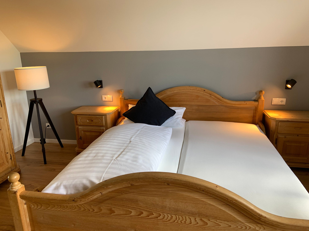 Weingut und Gästehaus Volker Schmitt主图