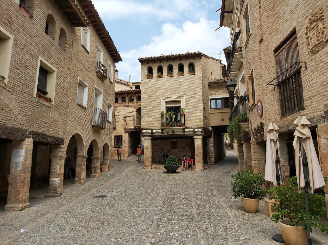 Plaza Rafael Ayerbe景点图片