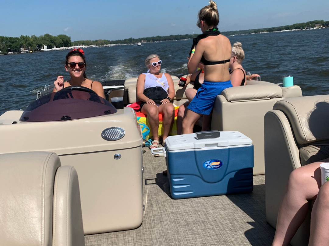 Boat Okoboji Rentals-阿诺德公园必去景点