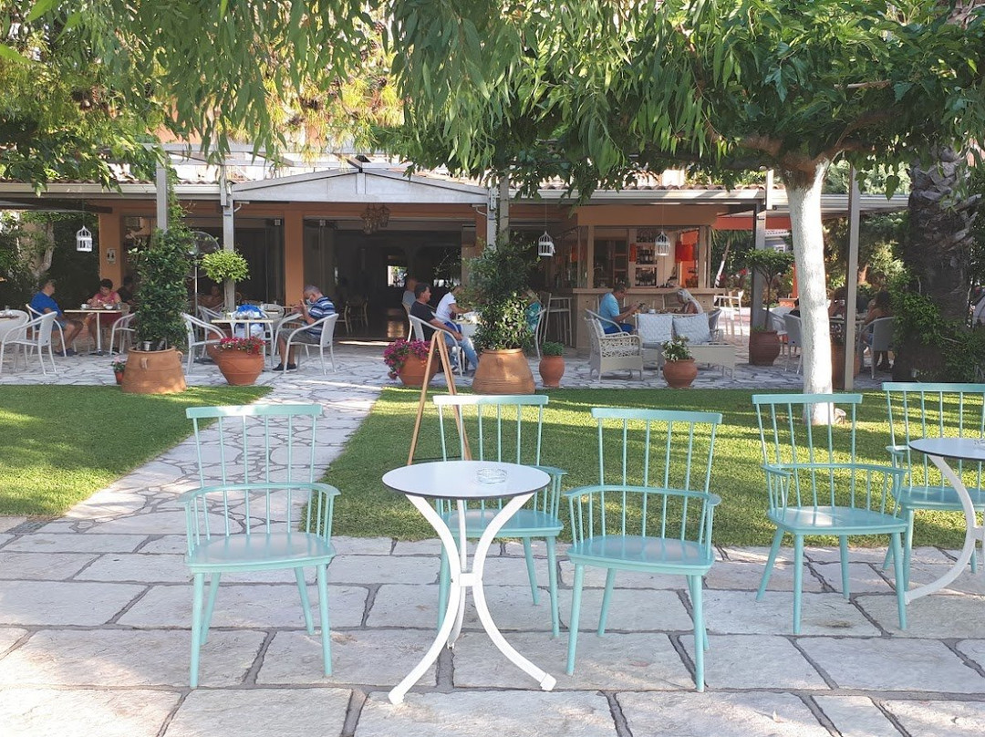 Eva Beach Hotel主图