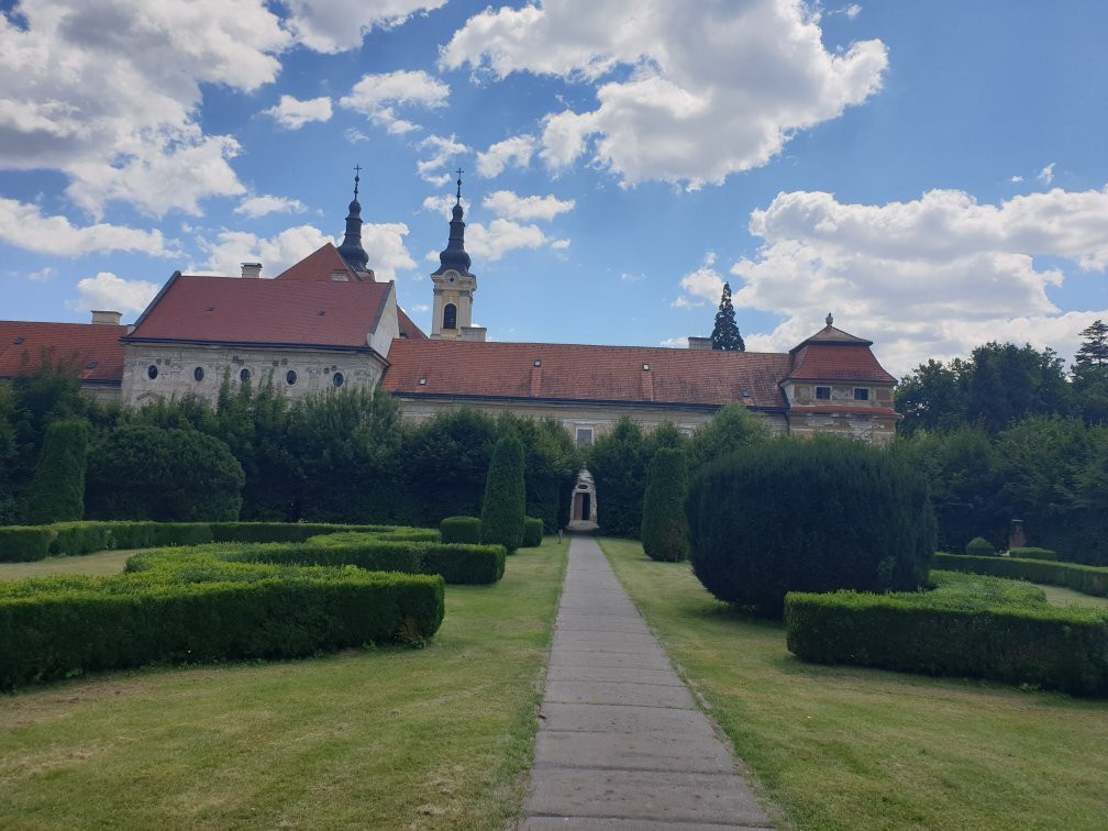 Opatstvo Radu Premonstratov-Jasov必去景点