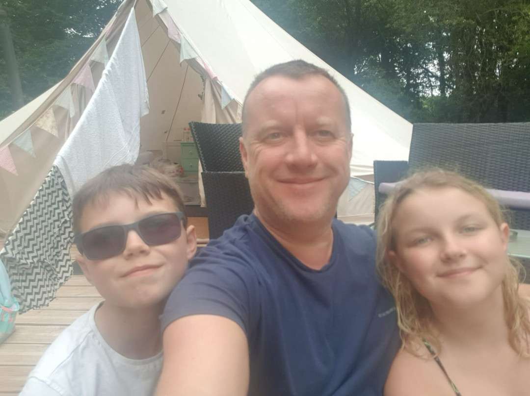 Fonclaire Holidays主图