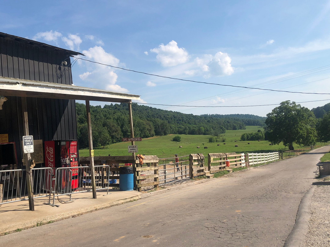 Jesse James Riding Stables-Cave City必去景点