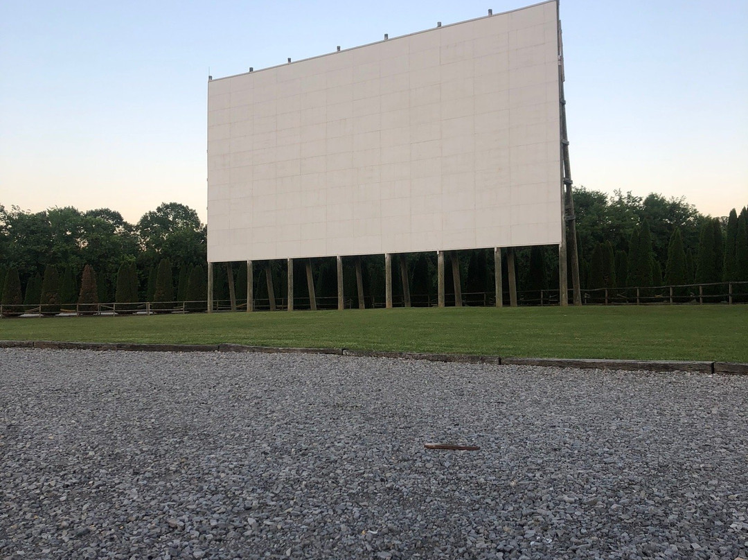 Wilderness Outdoor Movie Theater-Trenton必去景点