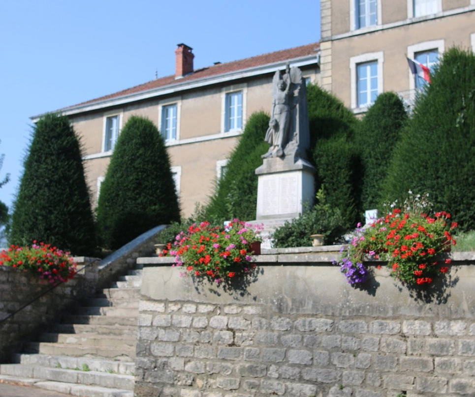 Monument Aux Morts De Meillonnas-Meillonnas必去景点