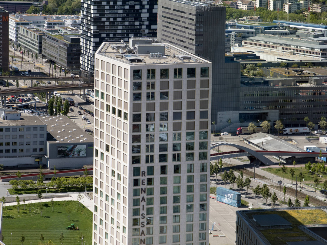 苏黎世大厦万丽酒店主图