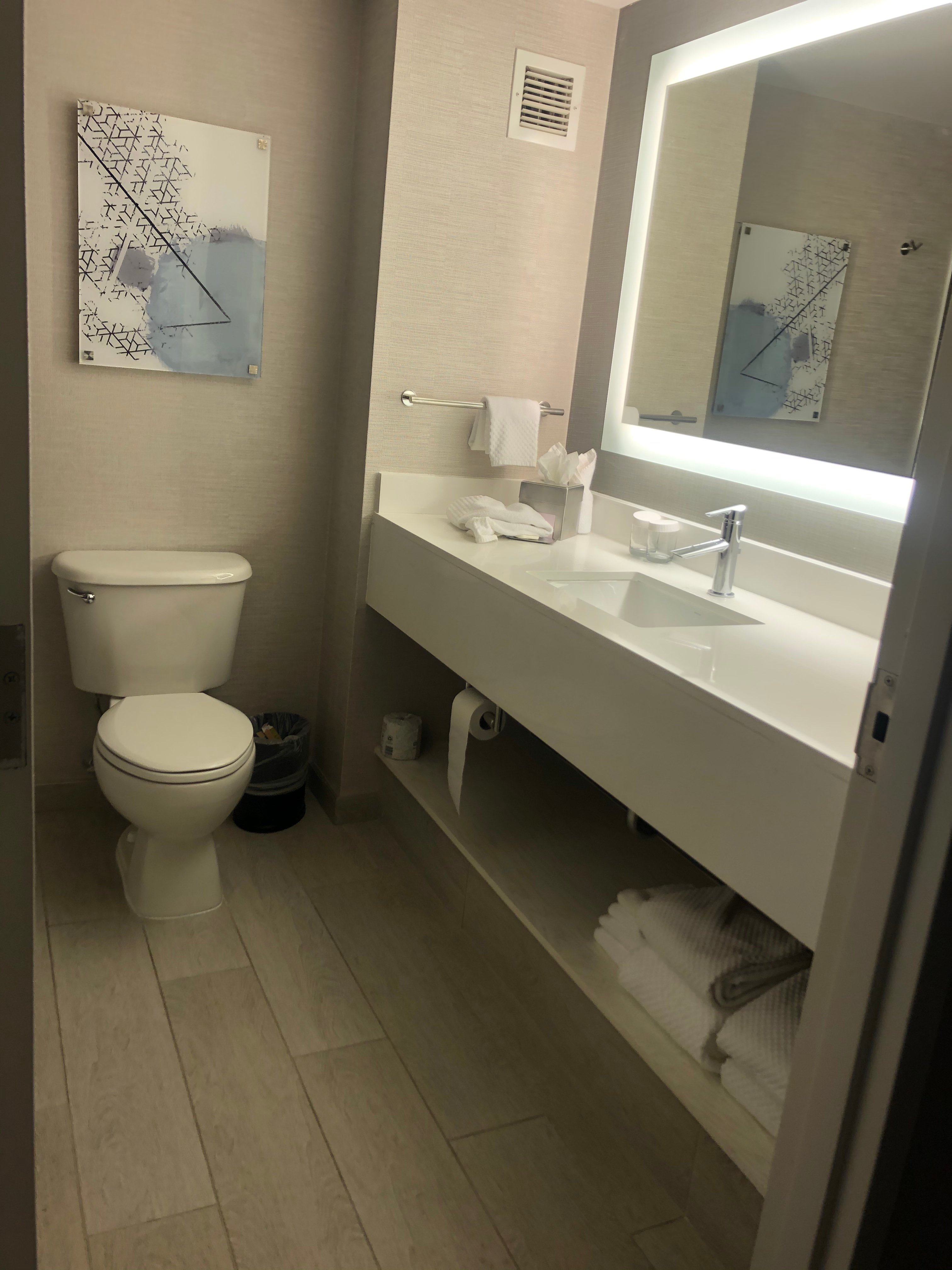 DoubleTree by Hilton Boston Logan Airport Chelsea-portrait