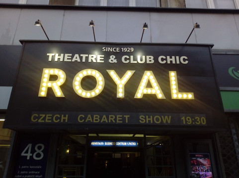 Czech Cabaret Show-布拉格必去景点