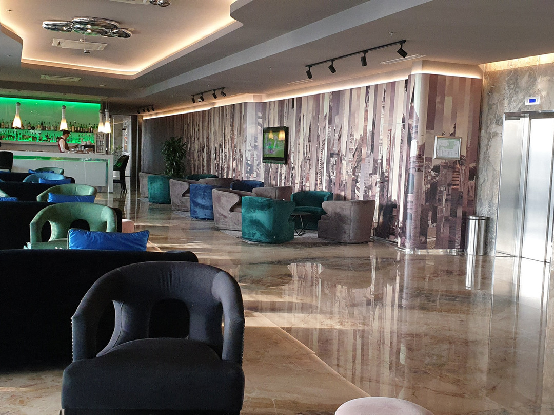 Emerald Hotel主图