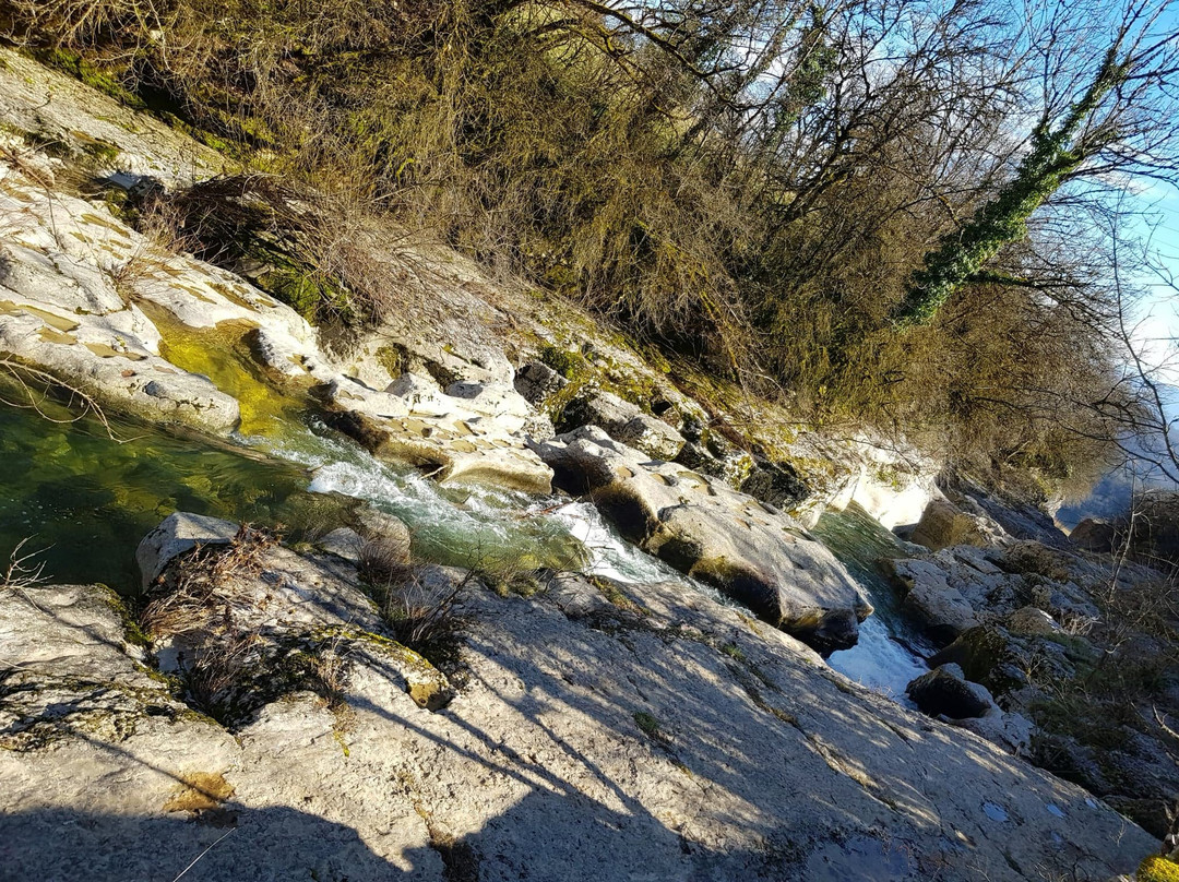 Cascade de Cerveyrieu-Belmont-Luthezieu必去景点