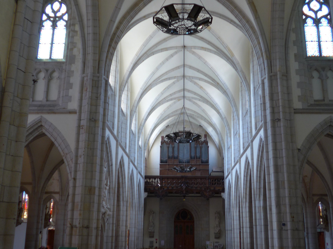 Église Saint Mathieu-坎佩尔必去景点