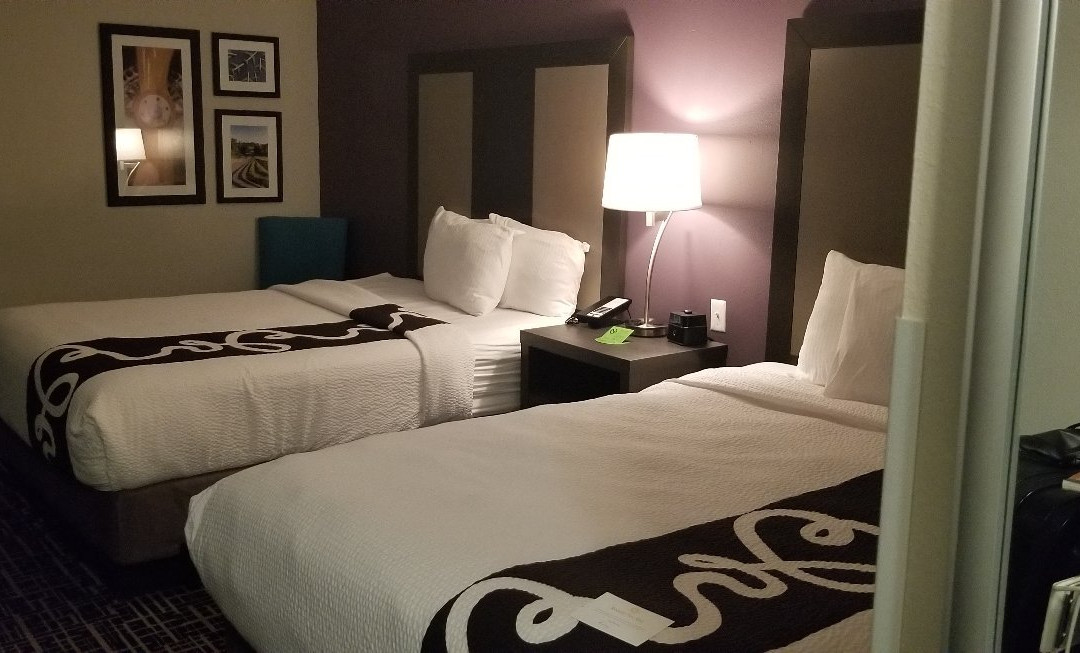 La Quinta Inn & Suites by Wyndham Cincinnati Airpt Florence主图