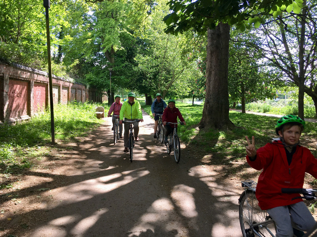York Cycling Tours景点图片