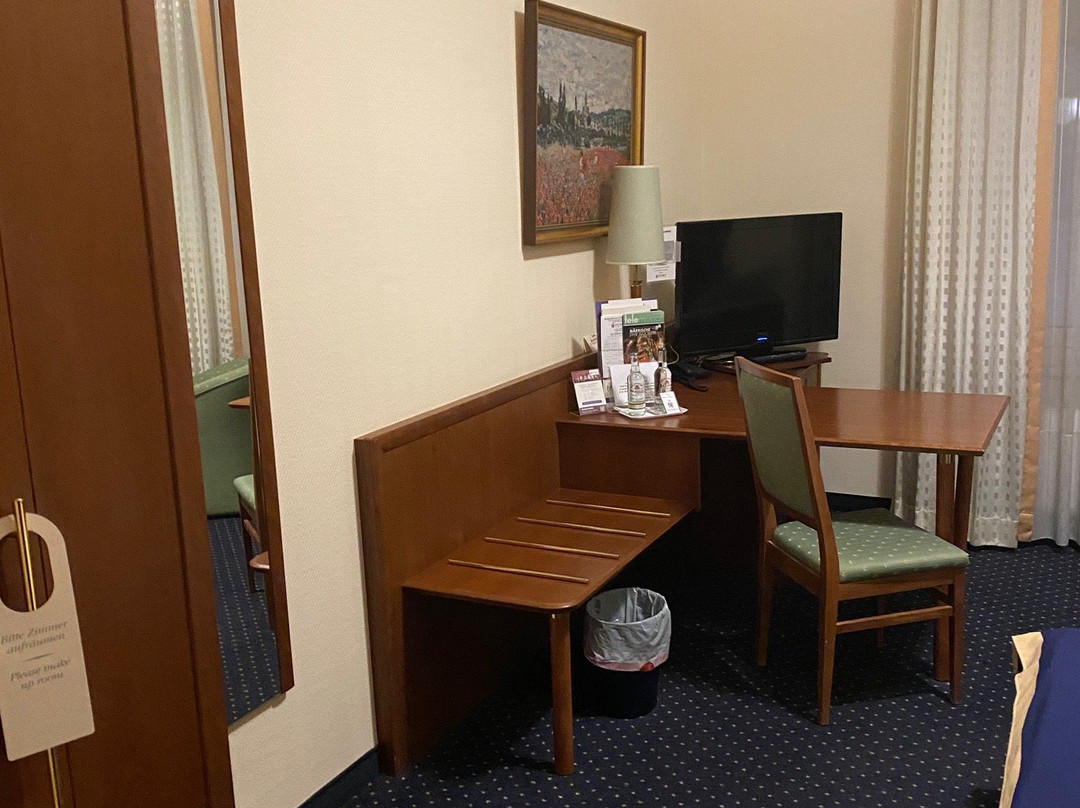 Victoria Hotel主图