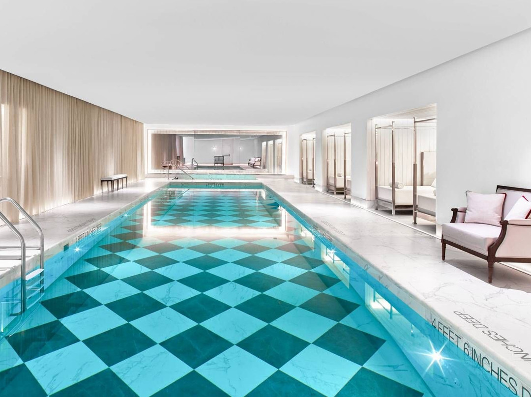 纽约巴卡拉酒店及公寓主图